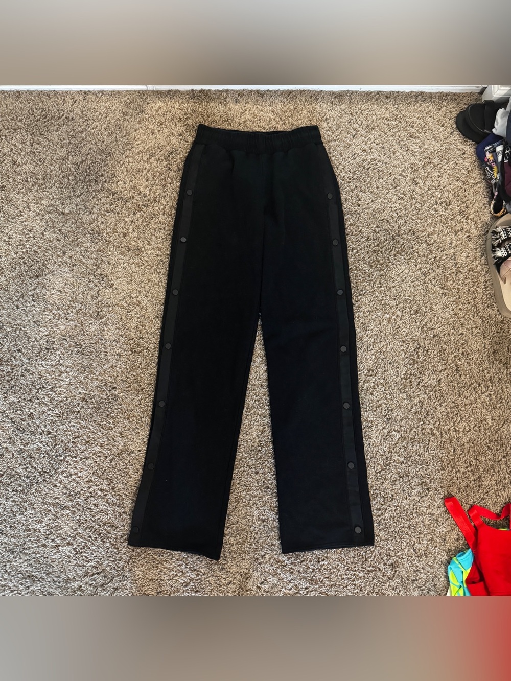 Alo Yoga Black Snap Pants
